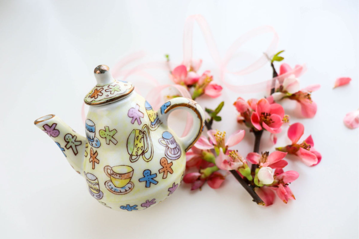 Tea Pots From Around the World
