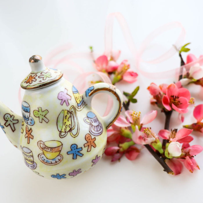 Tea Pots From Around the World